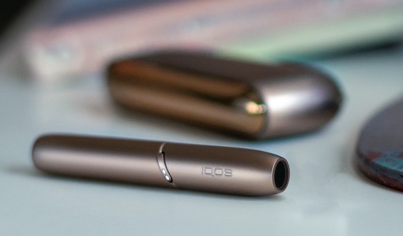 IQOS 3 Duo holder in Brilliant Gold