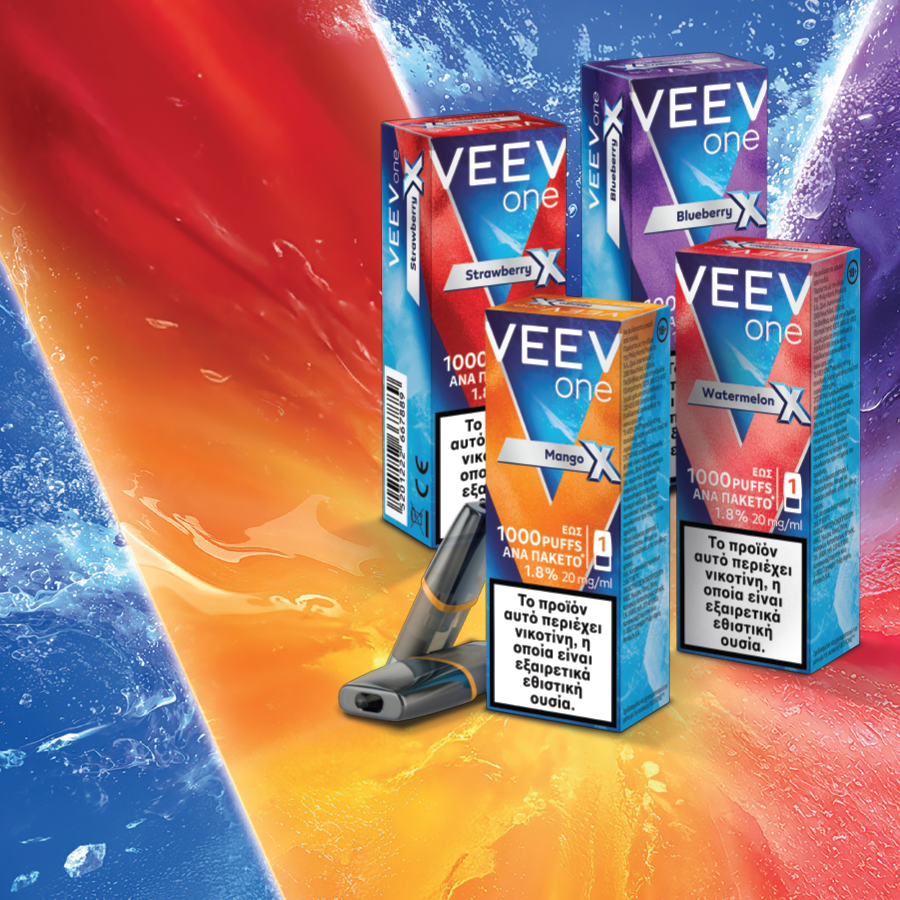 VEEV One XTRA Flavours με γεύσεις Strawberry, Mango, Blueberry και Watermelon μπροστά σε φόντο με κόκκινες, μπλε και μοβ αποχρώσεις που σχηματίζει το logo του VEEV.
