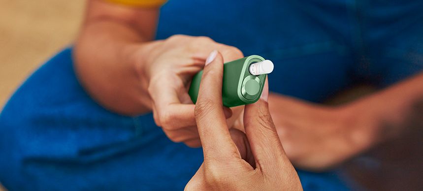 people doing IQOS and listening to music