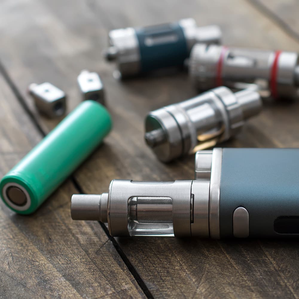 Changing coils in an electronic cigarette